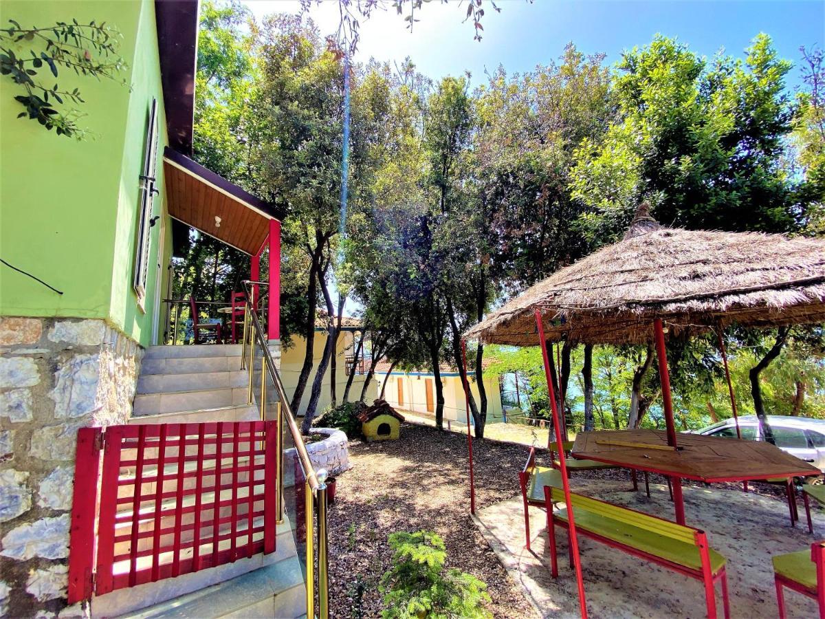 Ramo'S Green Beachside Retreat - Cozy 2 Bedroom Home Vlore Bagian luar foto